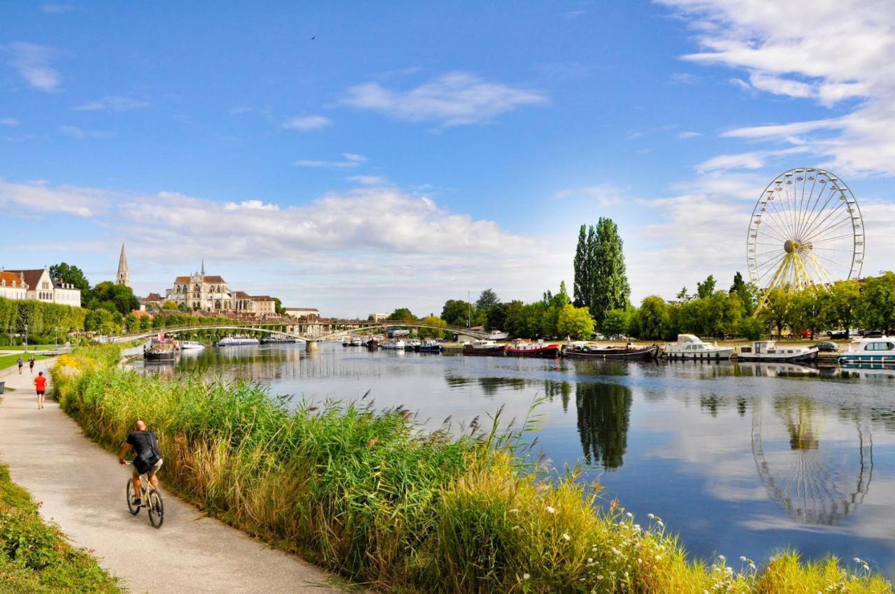 Charme Plein Coeur Auxerre - Parking Prive公寓 外观 照片